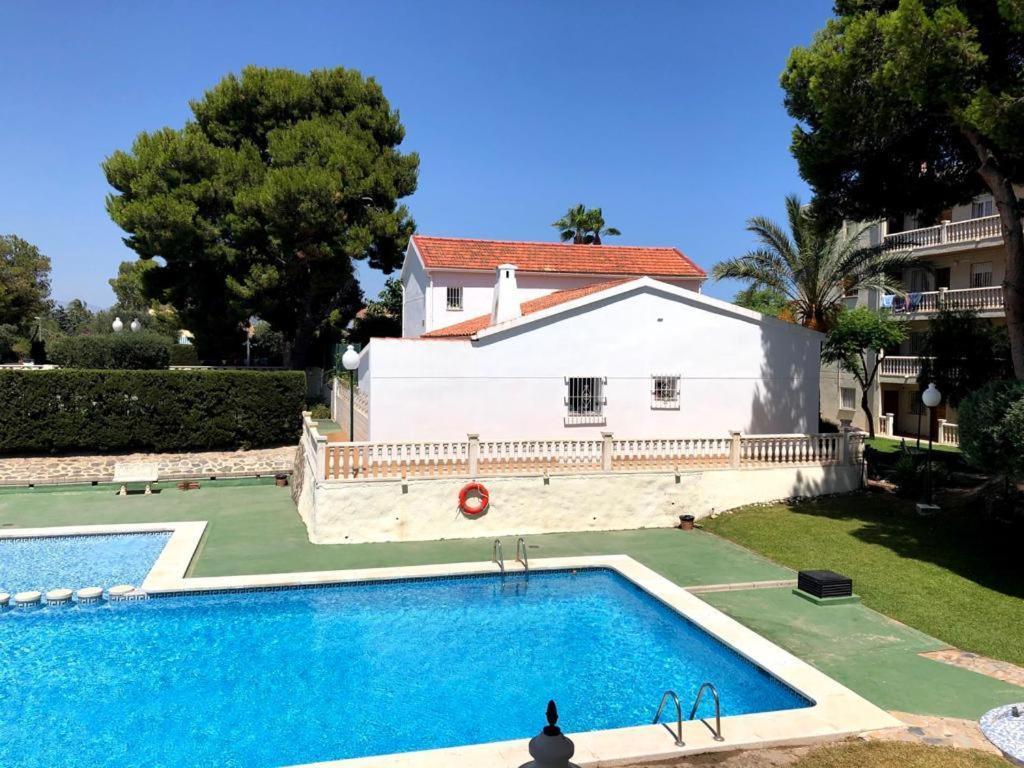 Apartamento Con Piscina Y Parking El Campello Eksteriør bilde