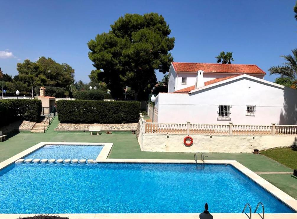 Apartamento Con Piscina Y Parking El Campello Eksteriør bilde